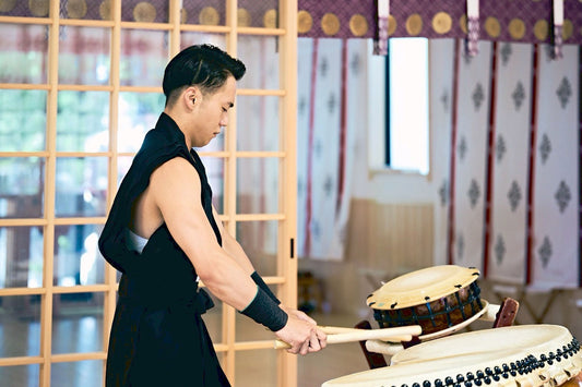 [Template] Experience playing authentic Japanese drums with a professional drummer